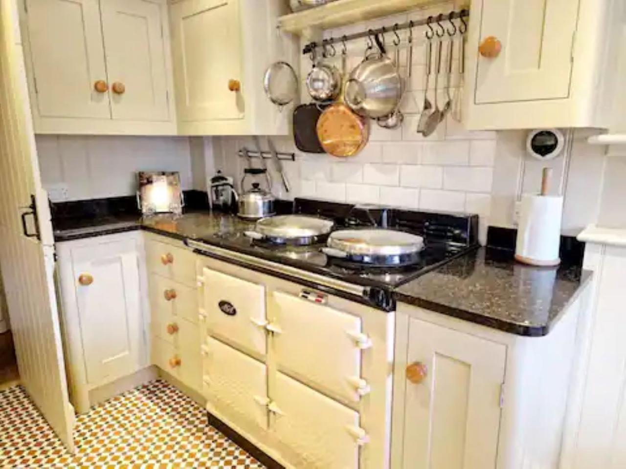 Jackdaw Cottage-Beautiful Cottage, Town Centre Wimborne Minster Exteriör bild